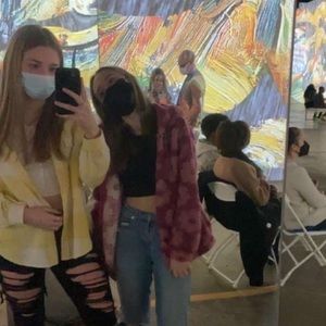 Meet your Posher, Leah